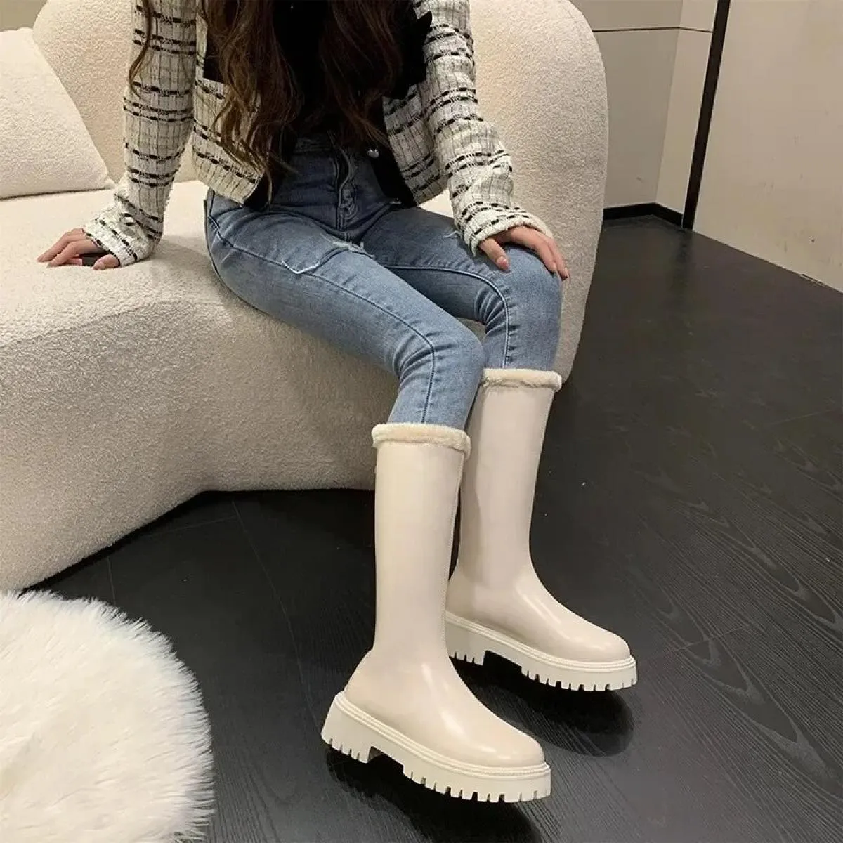 2024 stivali alti di vendita caldi del nuovo inverno stivali lunghi caldi di lana in vera pelle da donna stivali moda di grandi