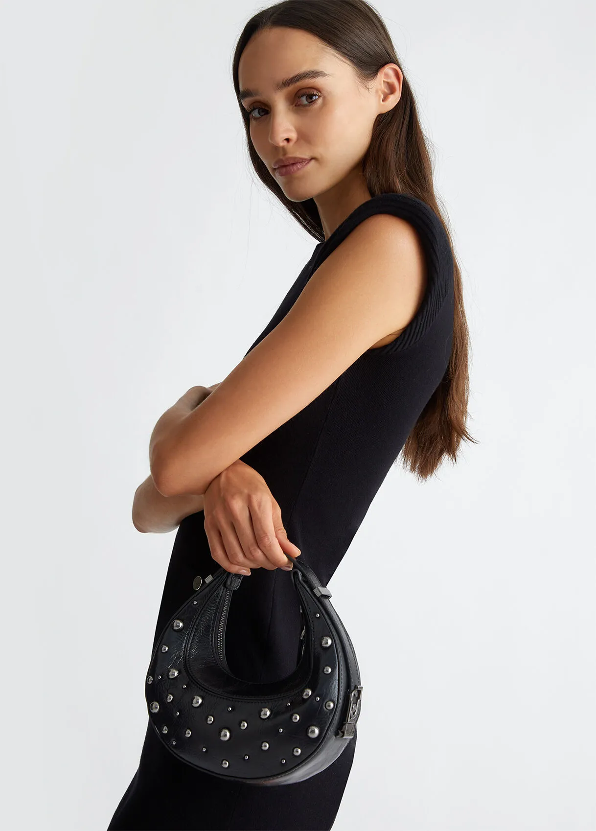 Borsa a mano con borchie