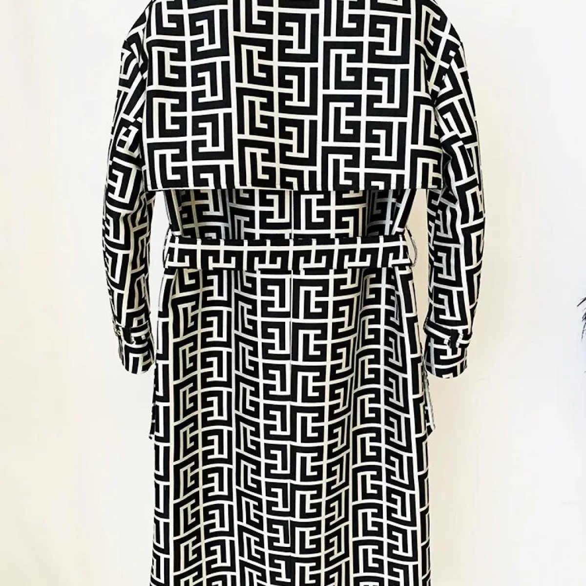 High Street Novità Autunno Inverno 2022 Designer Donna Bottoni Leone Monogramma geometrico Jacquard Trench con cintura Soprabito