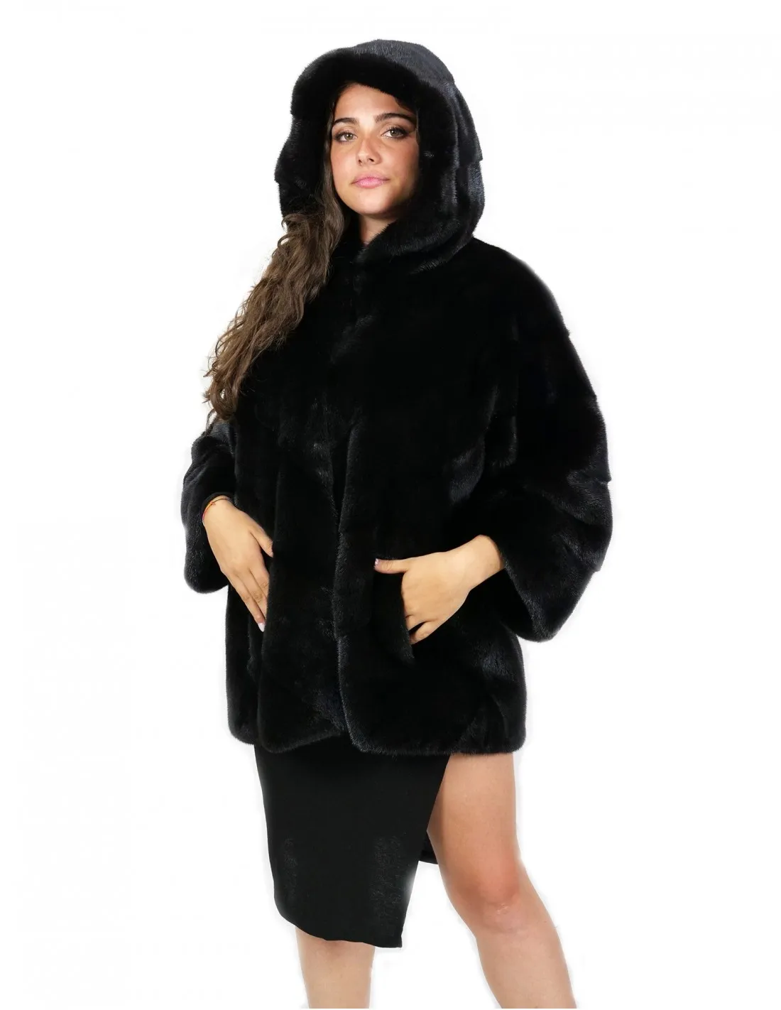 Mantella con manica e cappuccio 56 visone trasversale con tasche esterne morbida 