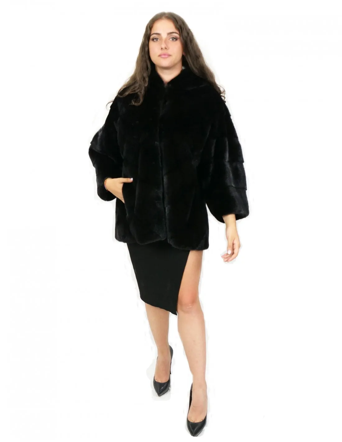 Mantella con manica e cappuccio 56 visone trasversale con tasche esterne morbida 