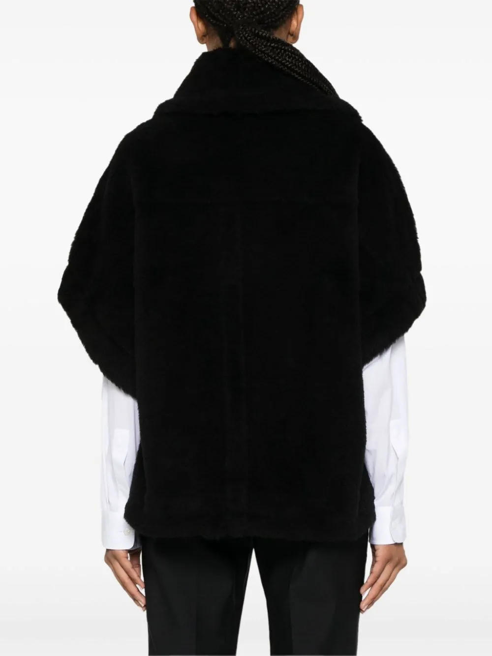 Max Mara-Mantella in shearling