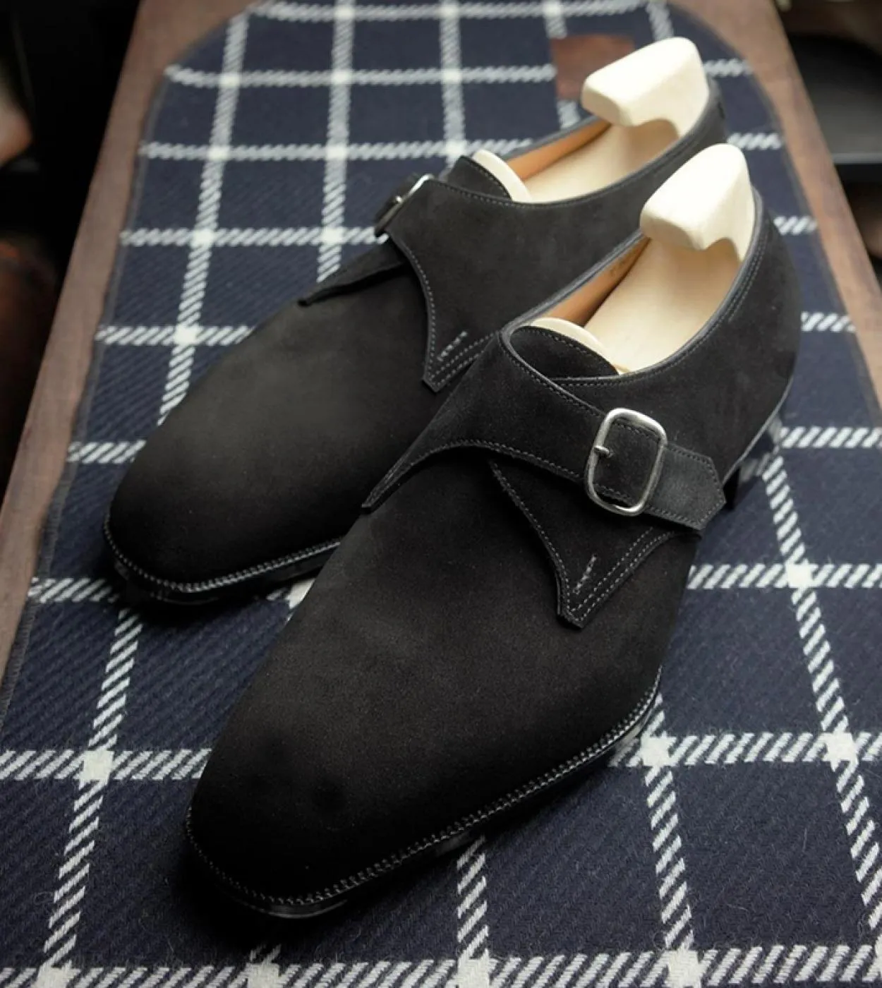 New In Black Flock Mocassini Uomo Fibbia Scarpe casual traspiranti Scarpe fatte a mano per uomo con spedizione gratuita Zapatos
