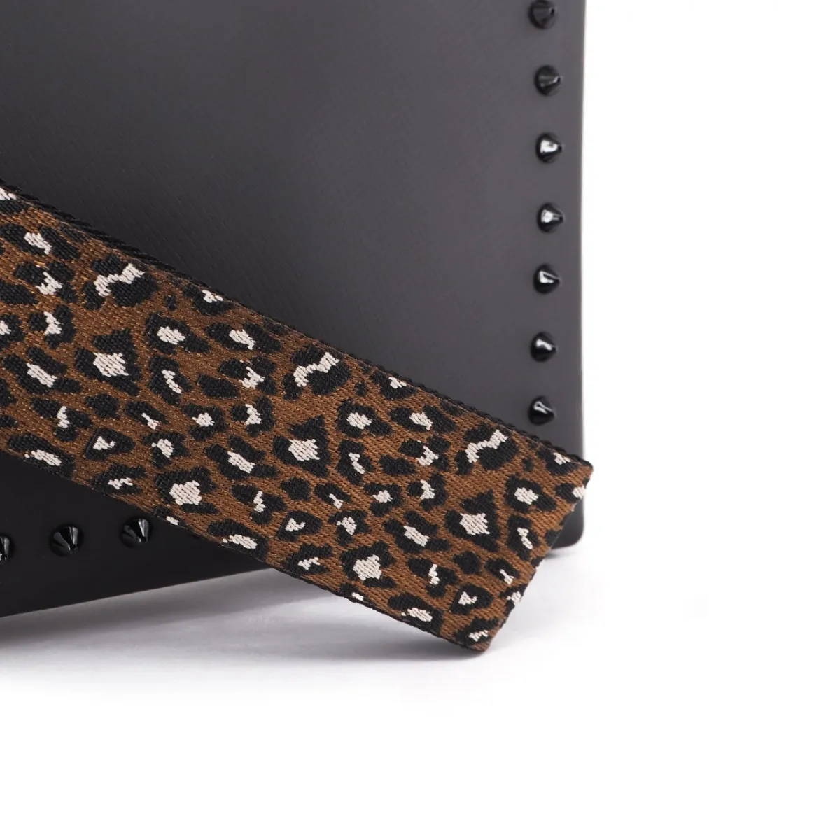 Pochette Borchie Nere, Nero
