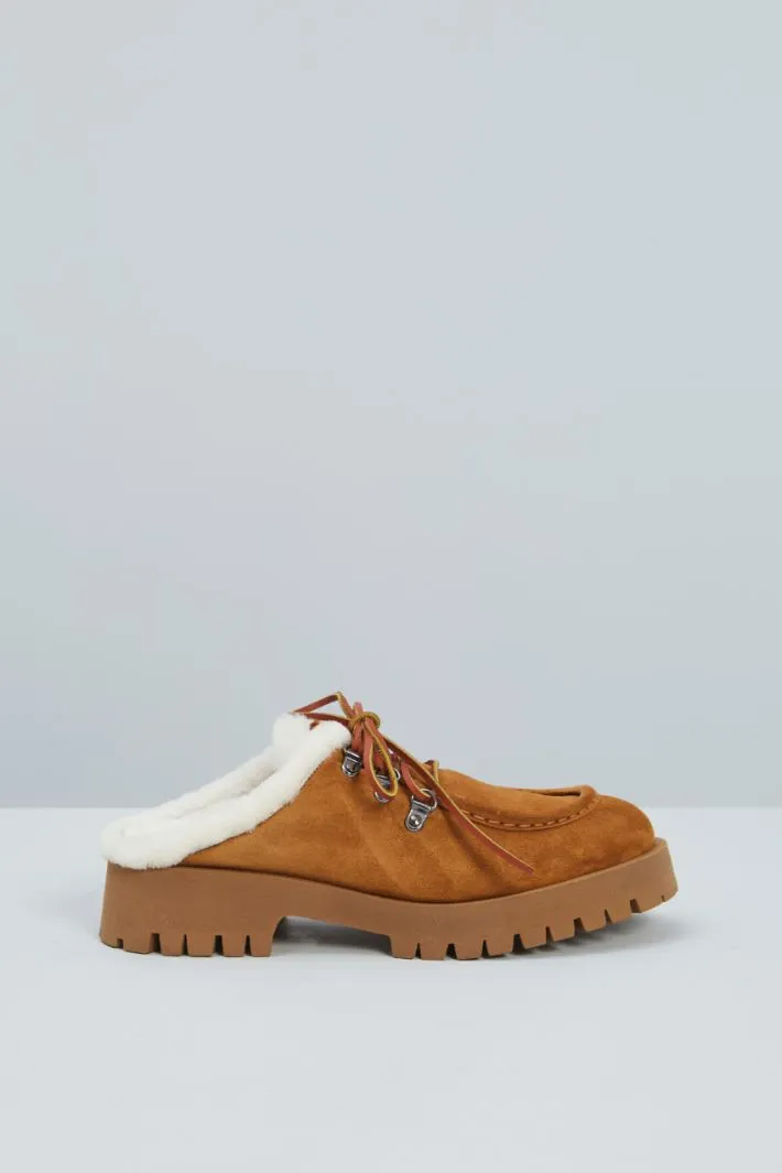 Sabot in suede