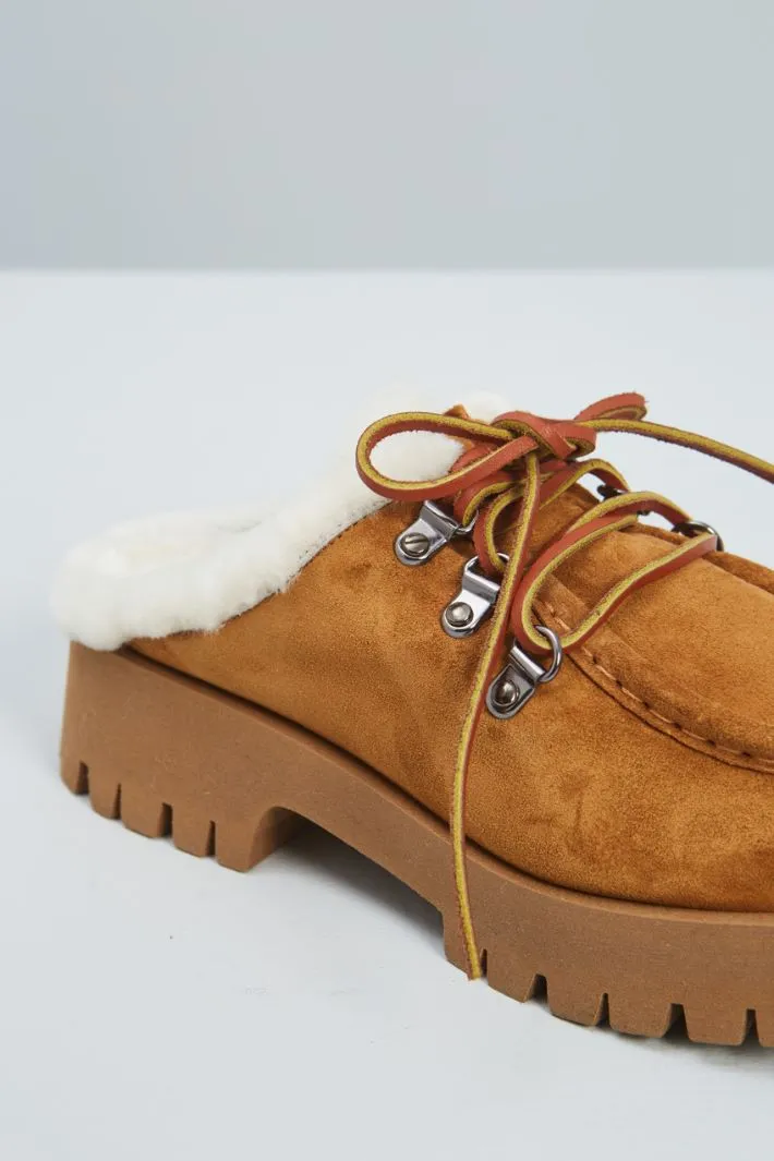 Sabot in suede