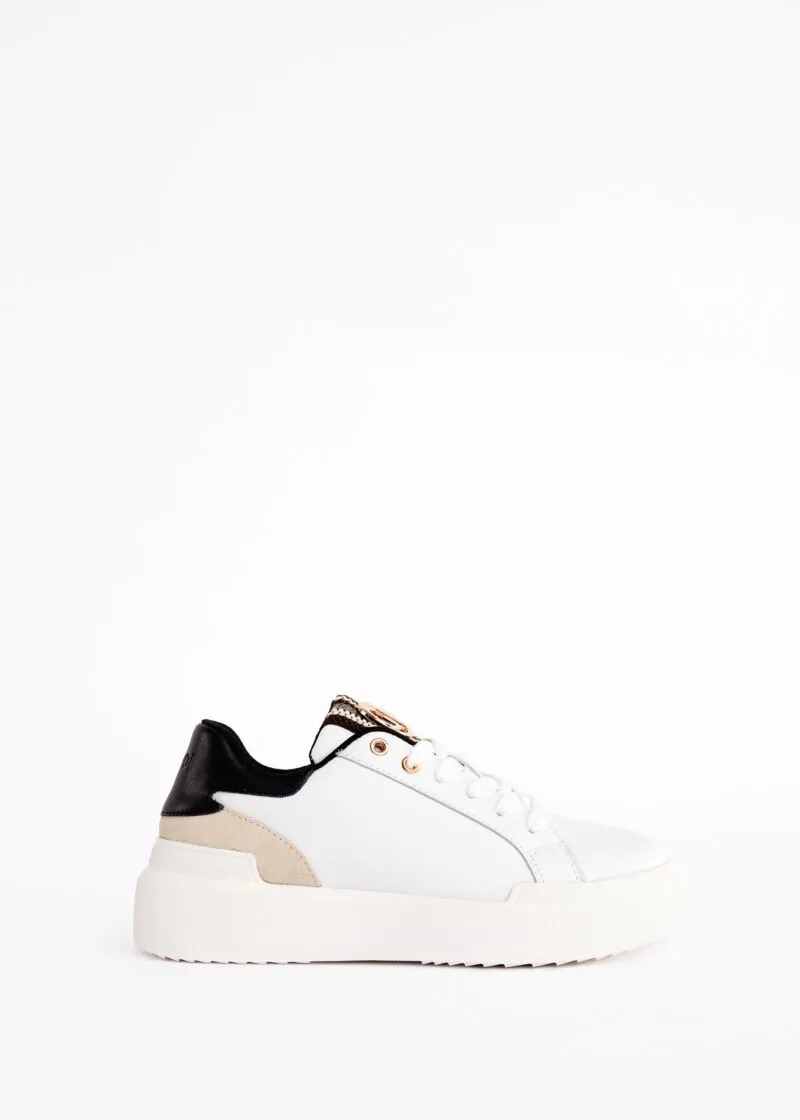 Sneaker da donna con logo in metallo