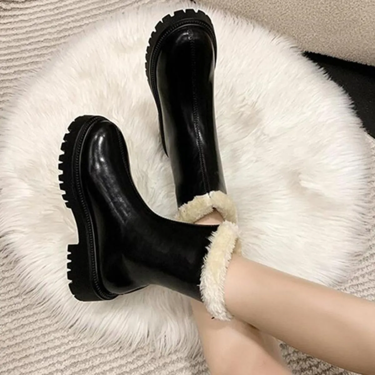 Stivali alti alla coscia caldi in peluche da donna 2023 Stivali invernali in velluto con punta tonda Suola spessa Stivali da nev