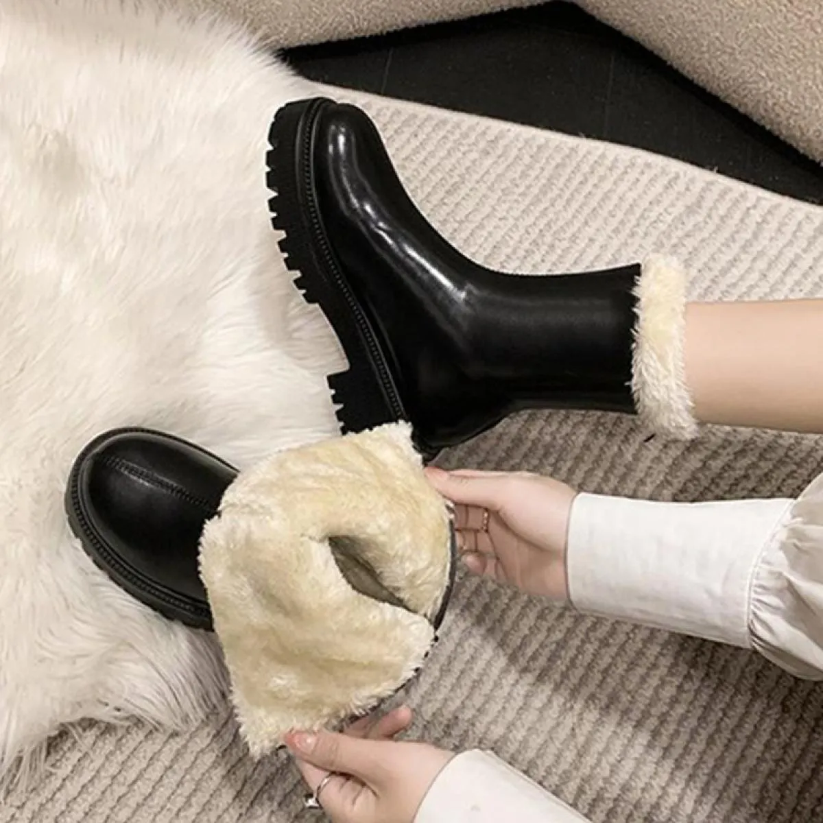 Stivali alti alla coscia caldi in peluche da donna 2023 Stivali invernali in velluto con punta tonda Suola spessa Stivali da nev