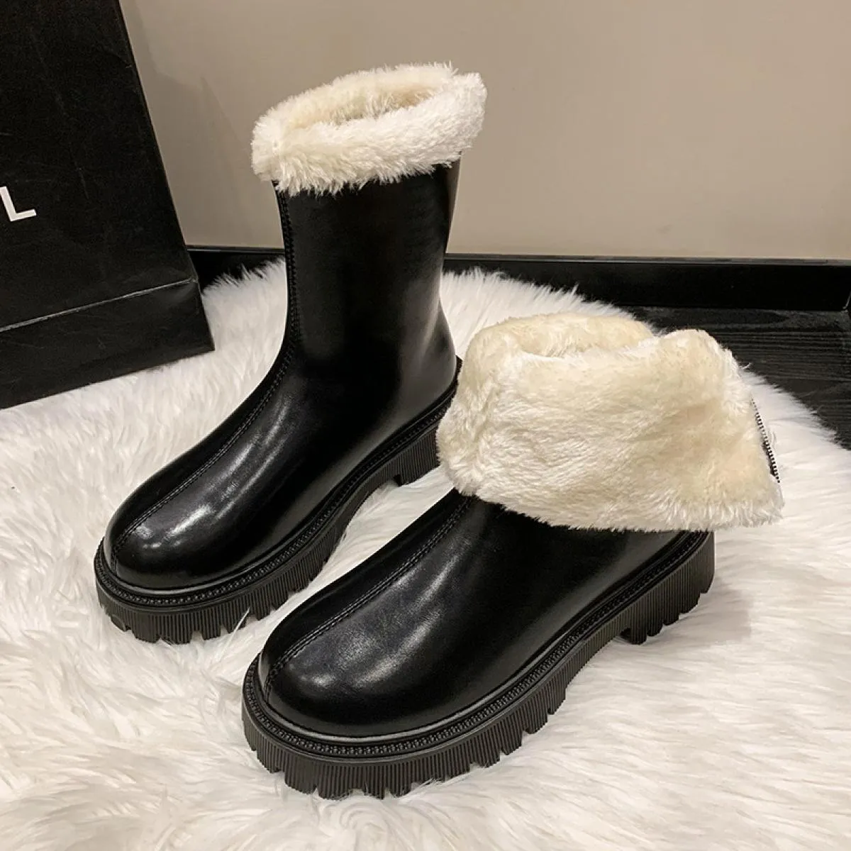 Stivali alti alla coscia caldi in peluche da donna 2023 Stivali invernali in velluto con punta tonda Suola spessa Stivali da nev