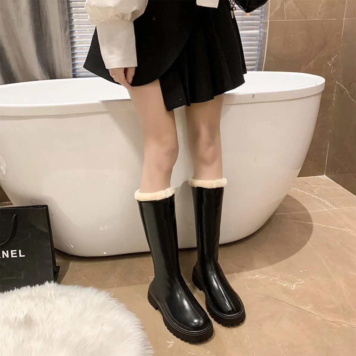 Stivali alti alla coscia caldi in peluche da donna 2023 Stivali invernali in velluto con punta tonda Suola spessa Stivali da nev